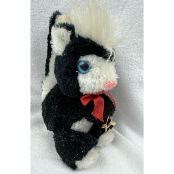 Vintage 1978 Russ Berrie Saucy‎ Skunk 6" Plush Stuffed Animal - Picture 2 of 5
